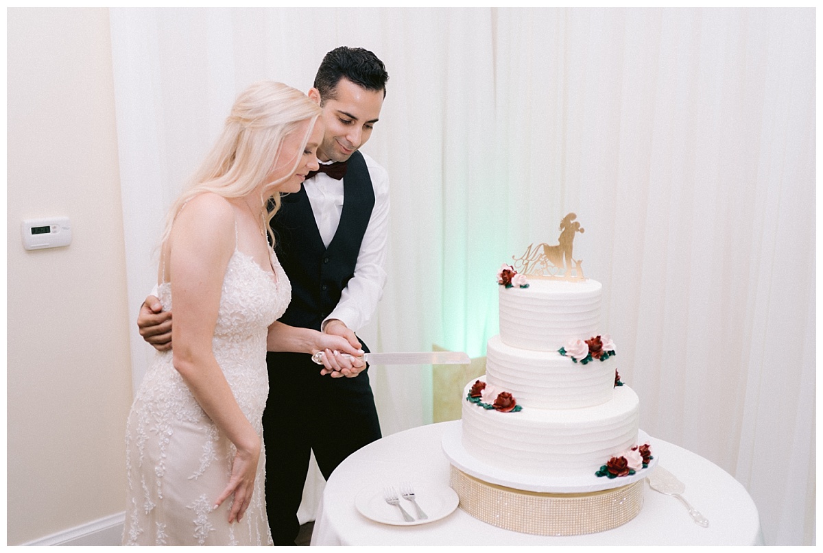 cutting the wedding cake