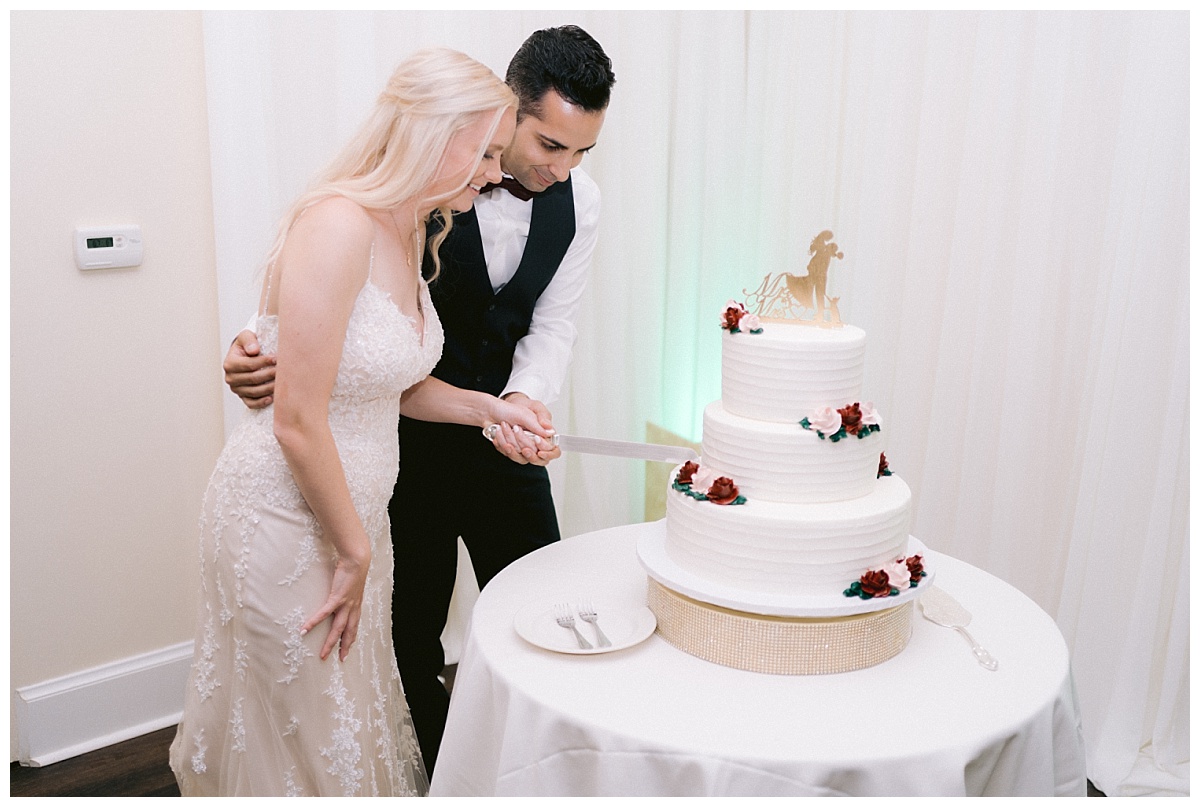 cutting the wedding cake