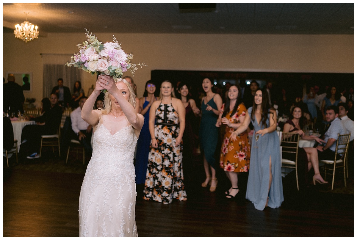 bridal bouquet toss