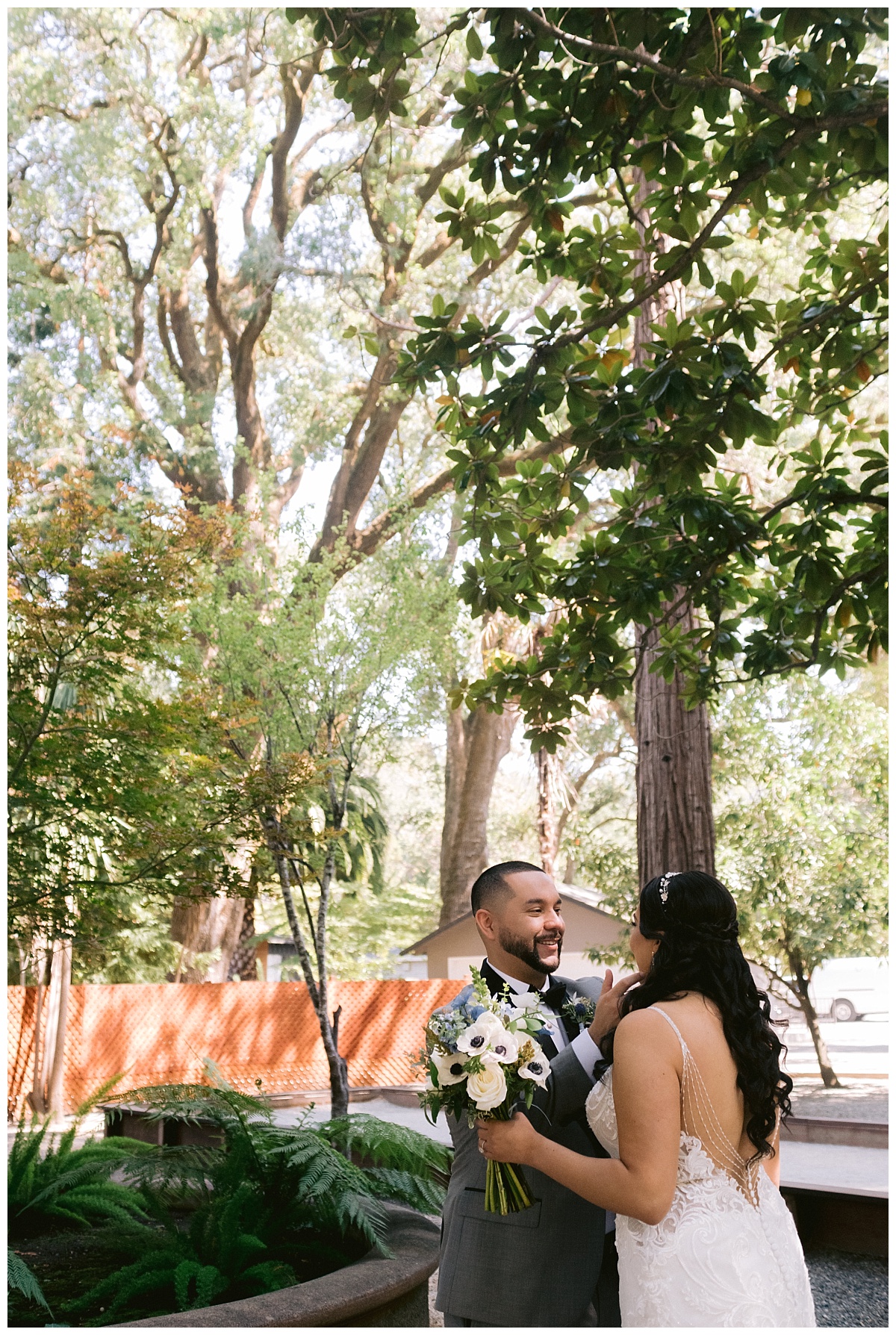First look before the wedding ceremony