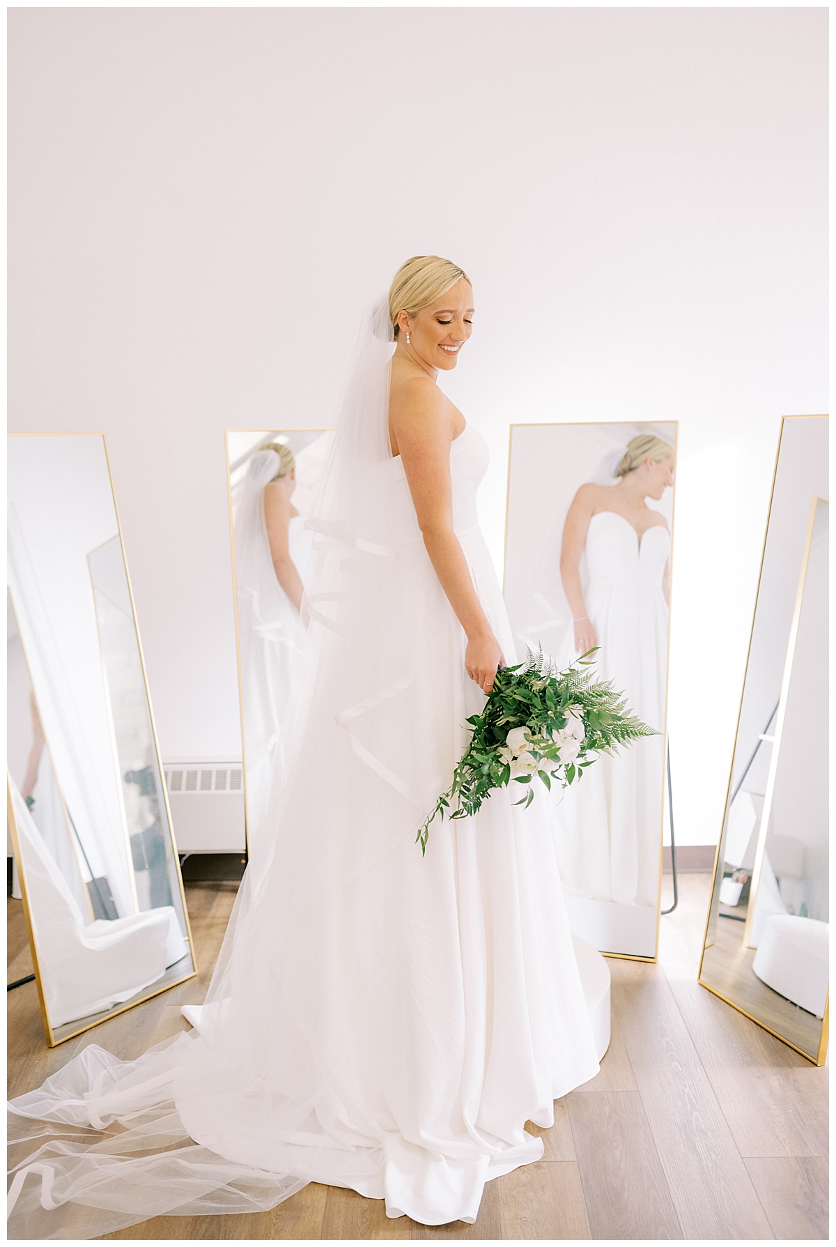 Portrait of Susie with her bridal bouquet