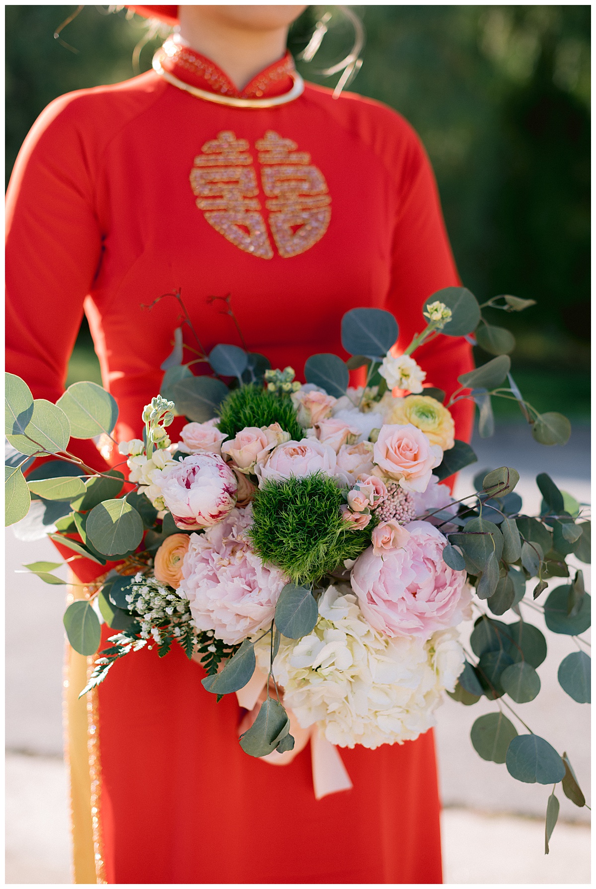 Vivian before the tea ceremony with her bridal bouquet