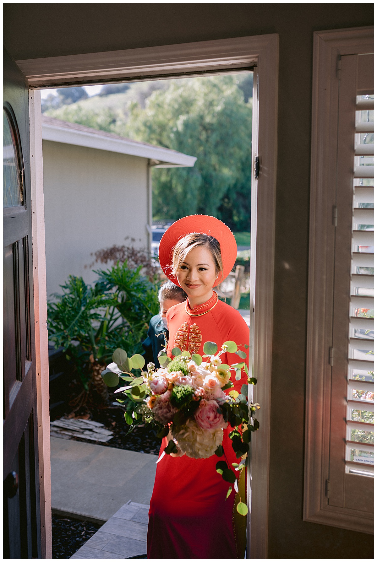 Vivian entering the tea ceremony