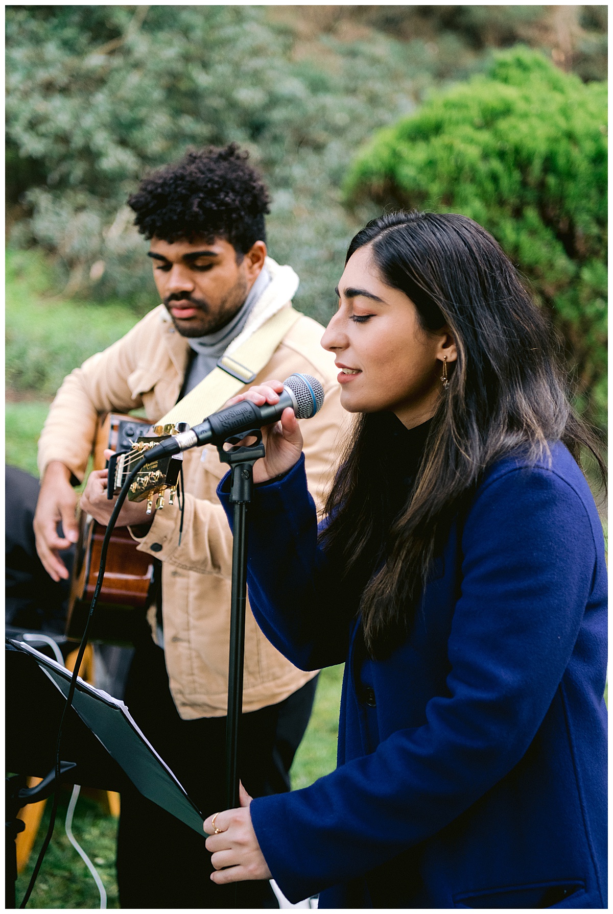 Live music and singing before the ceremony