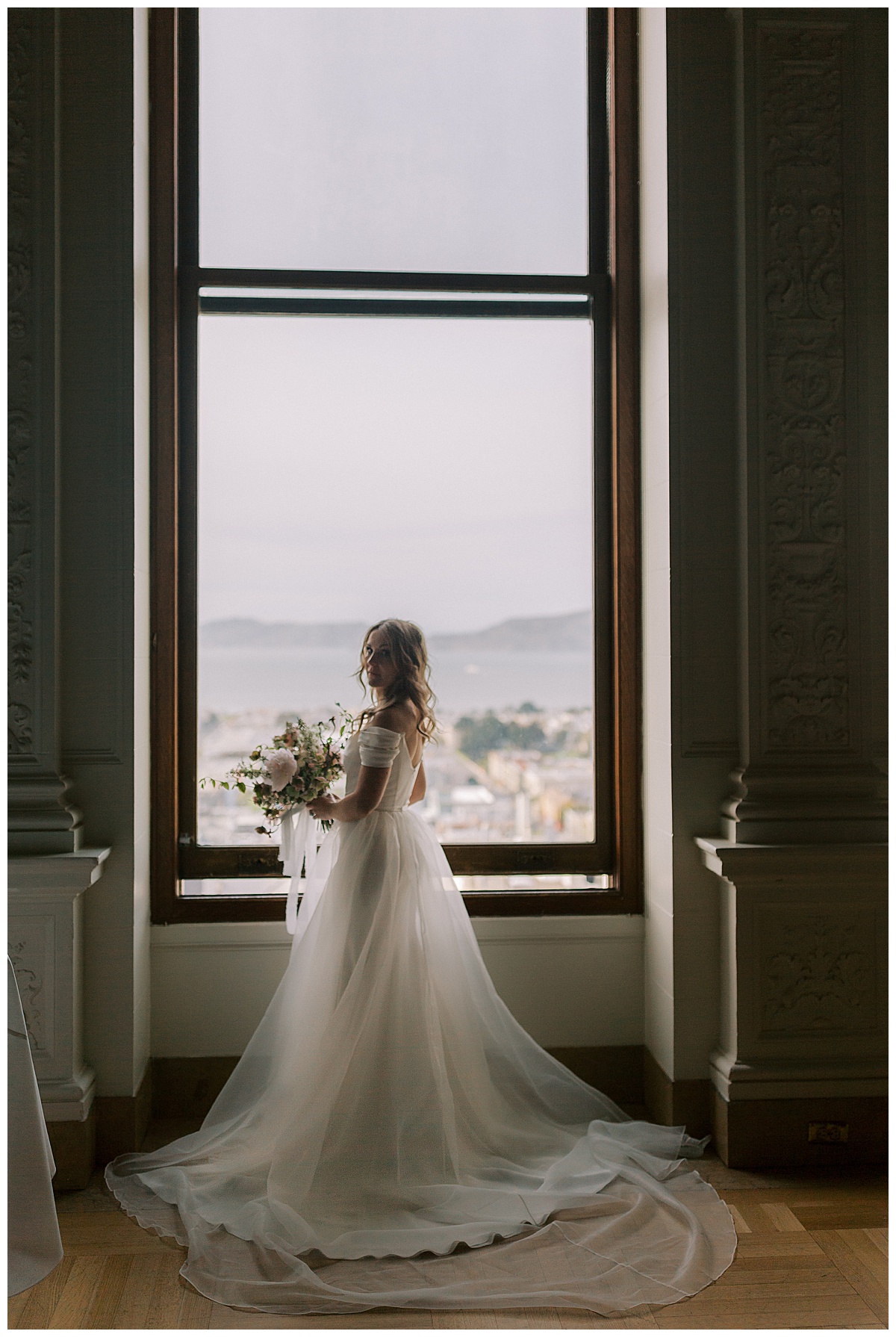 bridal portraits a flood mansion