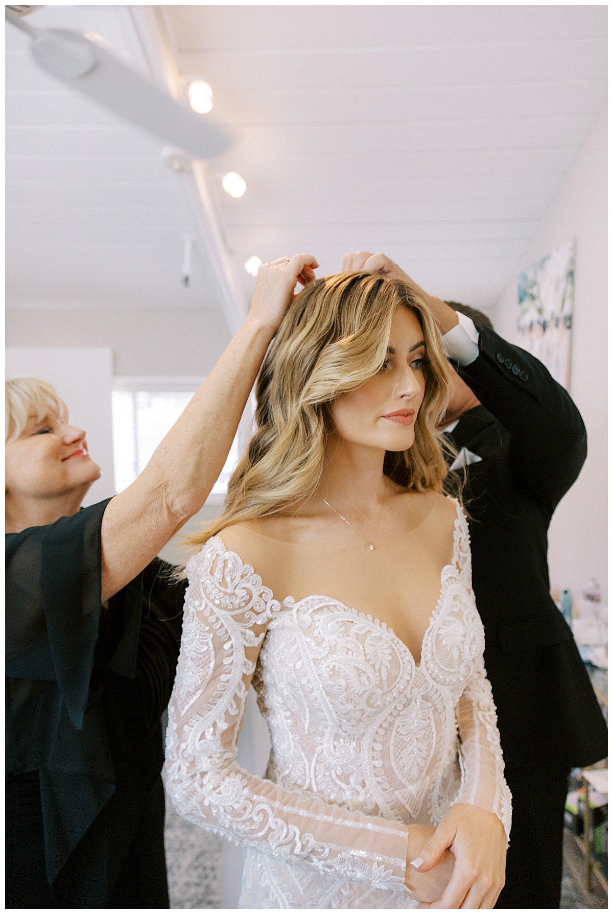 monterey-wedding-photography-bride-veil-helpers.jpg