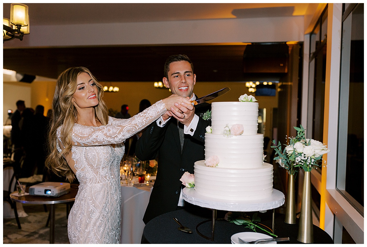 monterey-wedding-photography-couple-cutting-cake.jpg