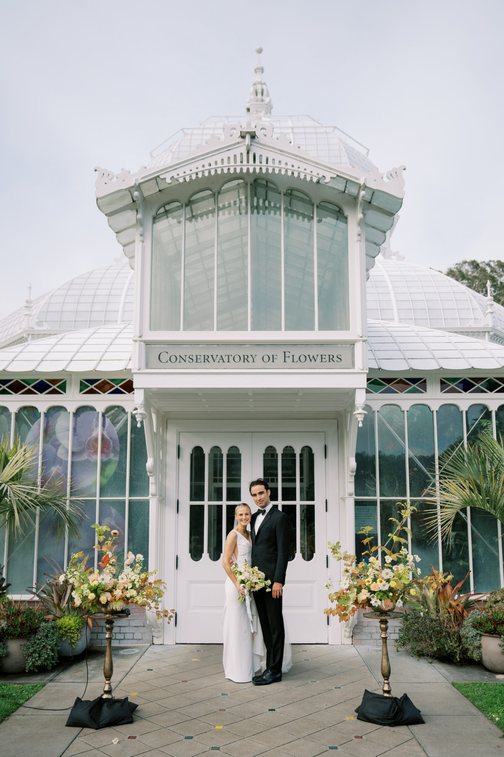 San -Francisco-conservatory-flowers-wedding-portrait-2