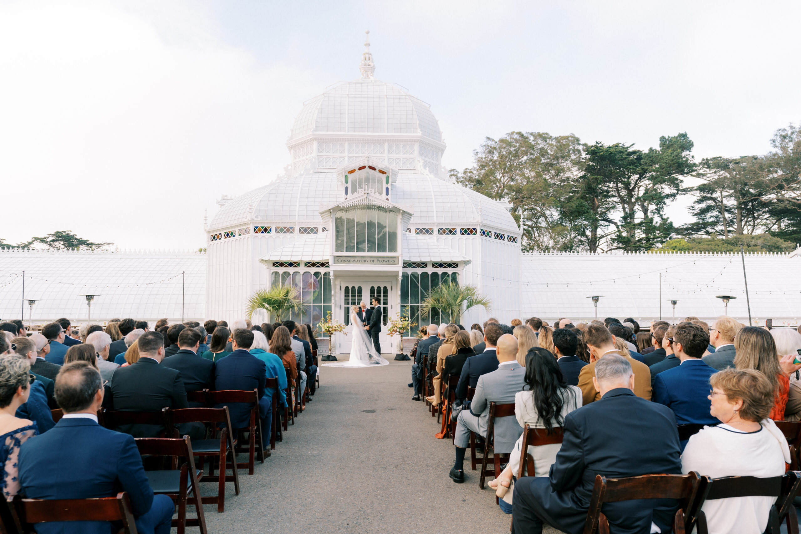San -Francisco-conservatory-flowers-wedding-ceremony