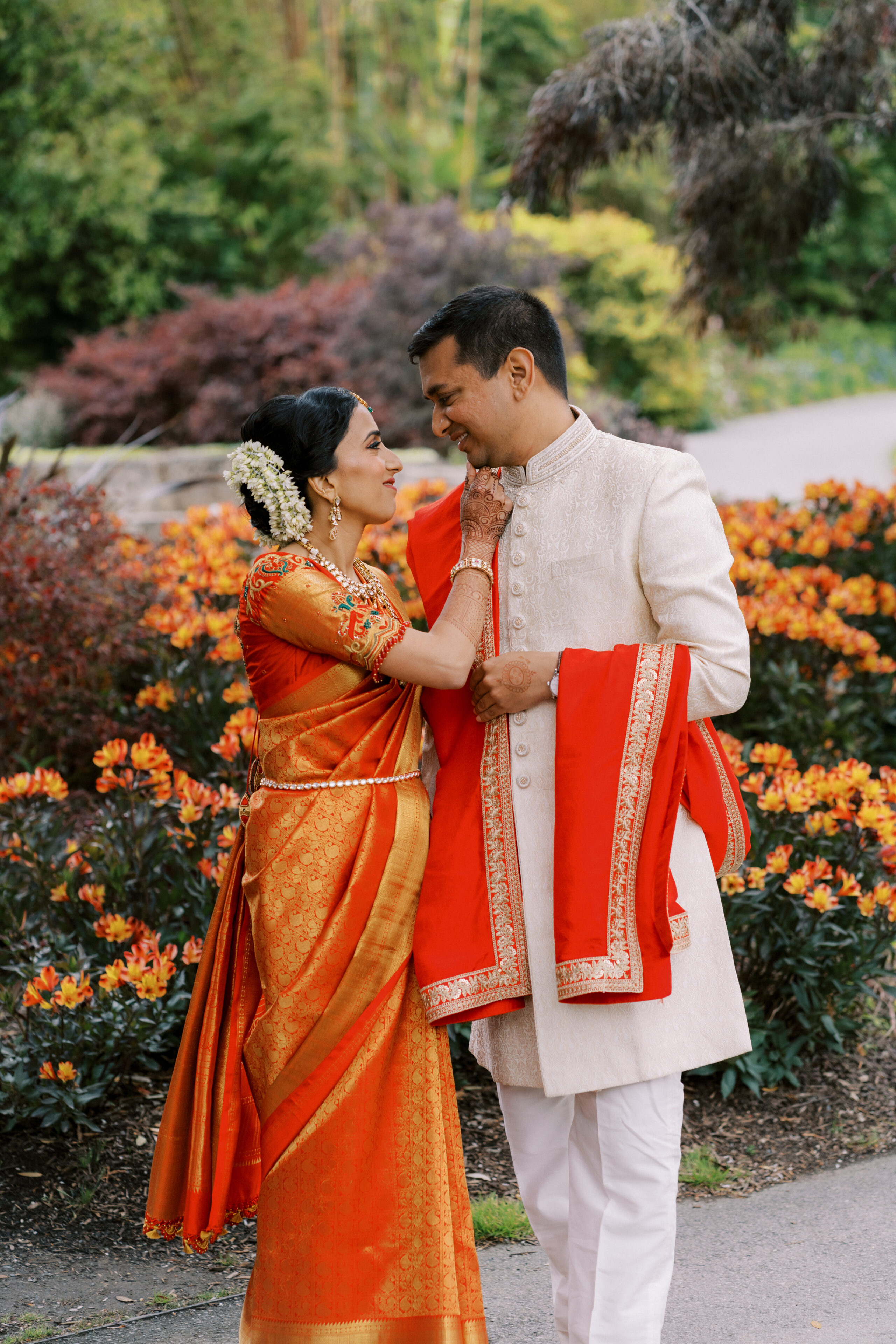 couples portrait at San Francisco botanical garden wedding