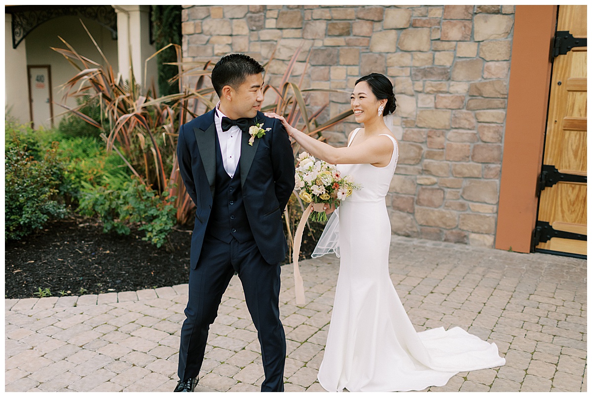 couples first look outside of casa real