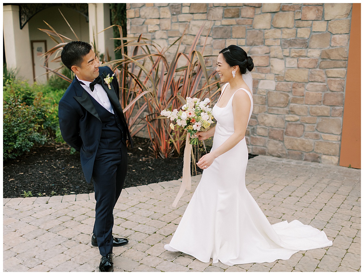 couples first look outside of casa real