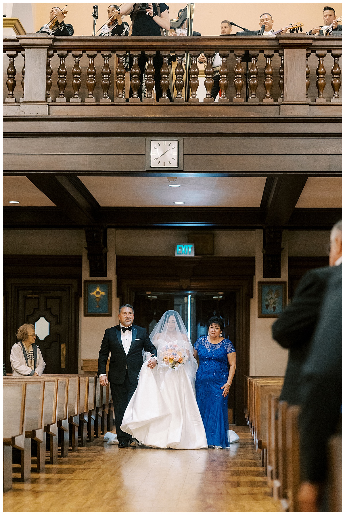 St-Michael-Catholic-Church-wedding-photos_0020.jpg