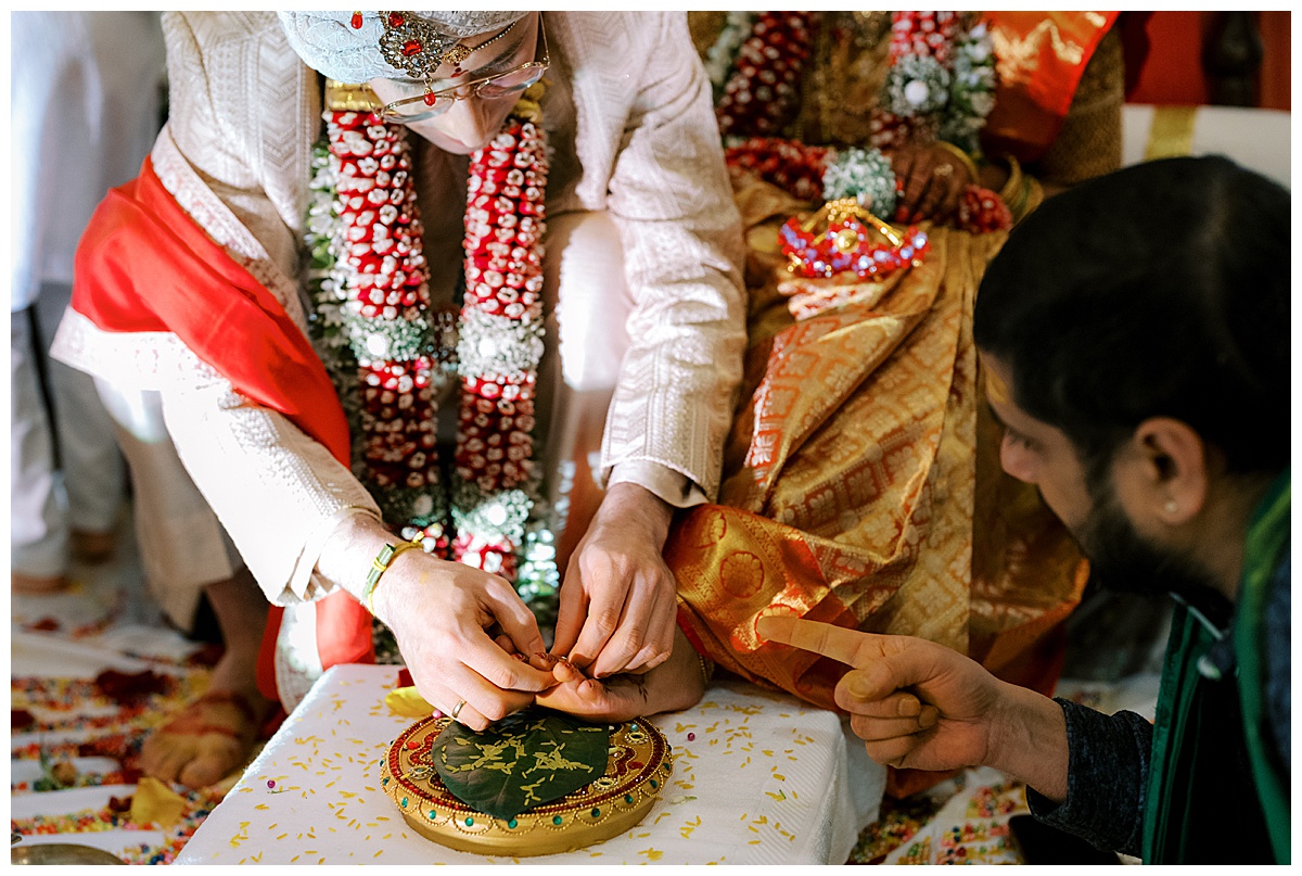 Bay Area Indian Wedding Photographer Apollo Fotografie's image of an Indian Wedding Tradition.