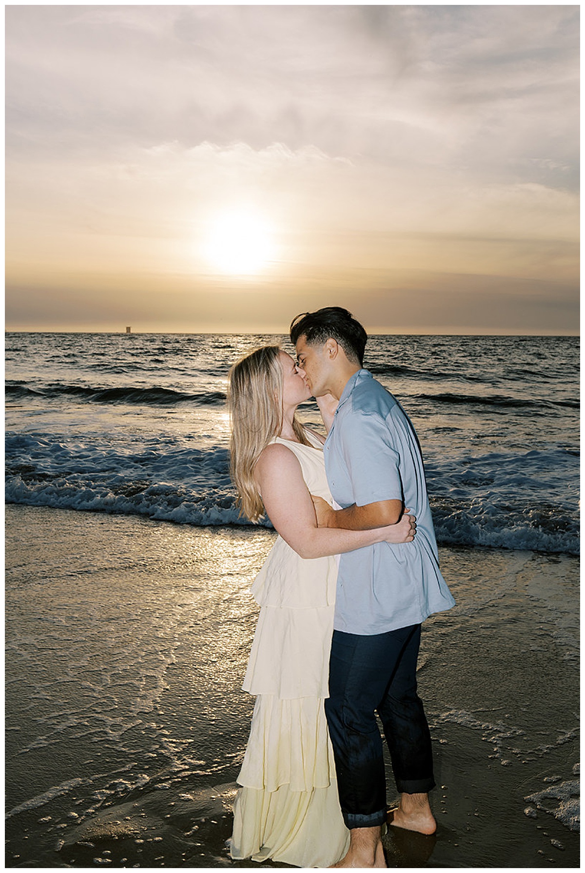 bkaer-beach-engagement-photos-apollo-fotografie_0031.jpg