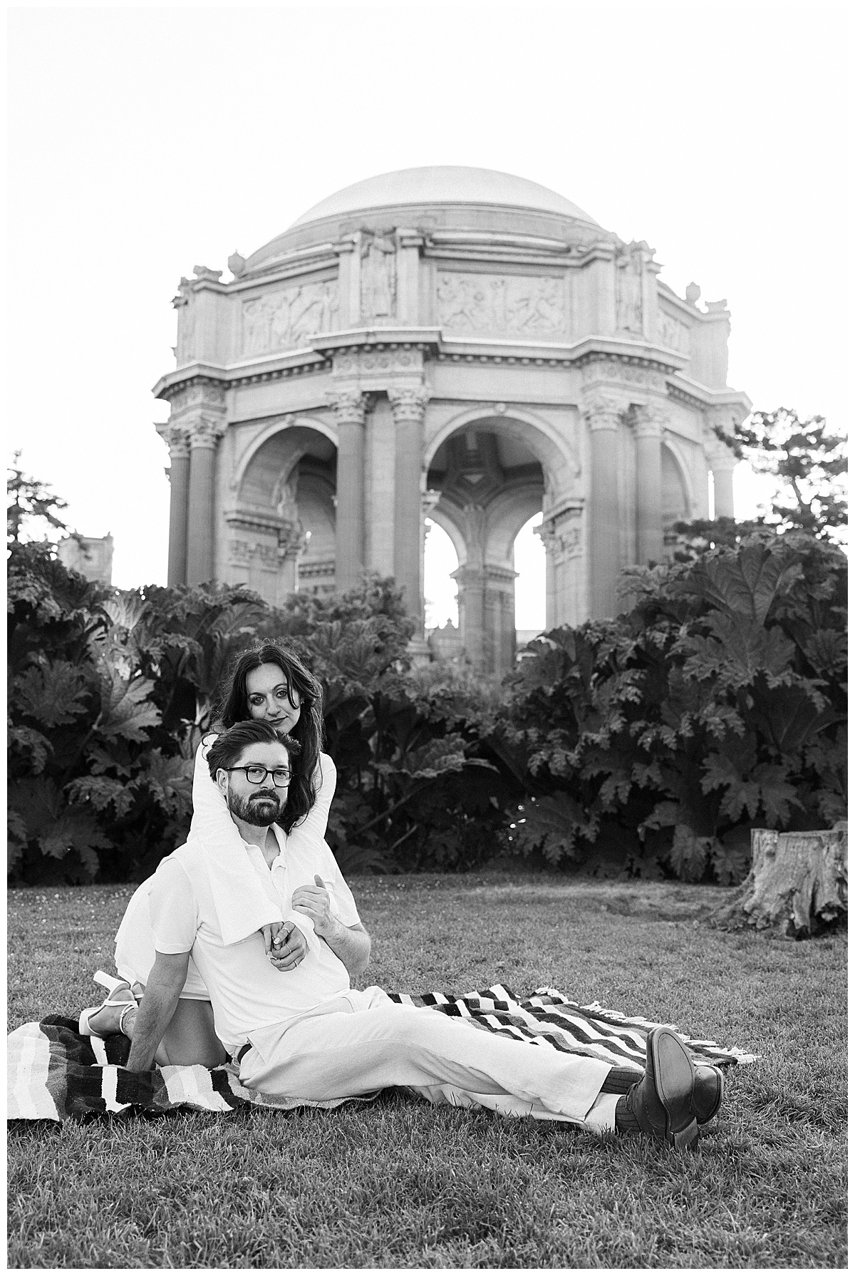 palace-of-fine-arts-engagement-photos-apollo-fotografie_0039.jpg