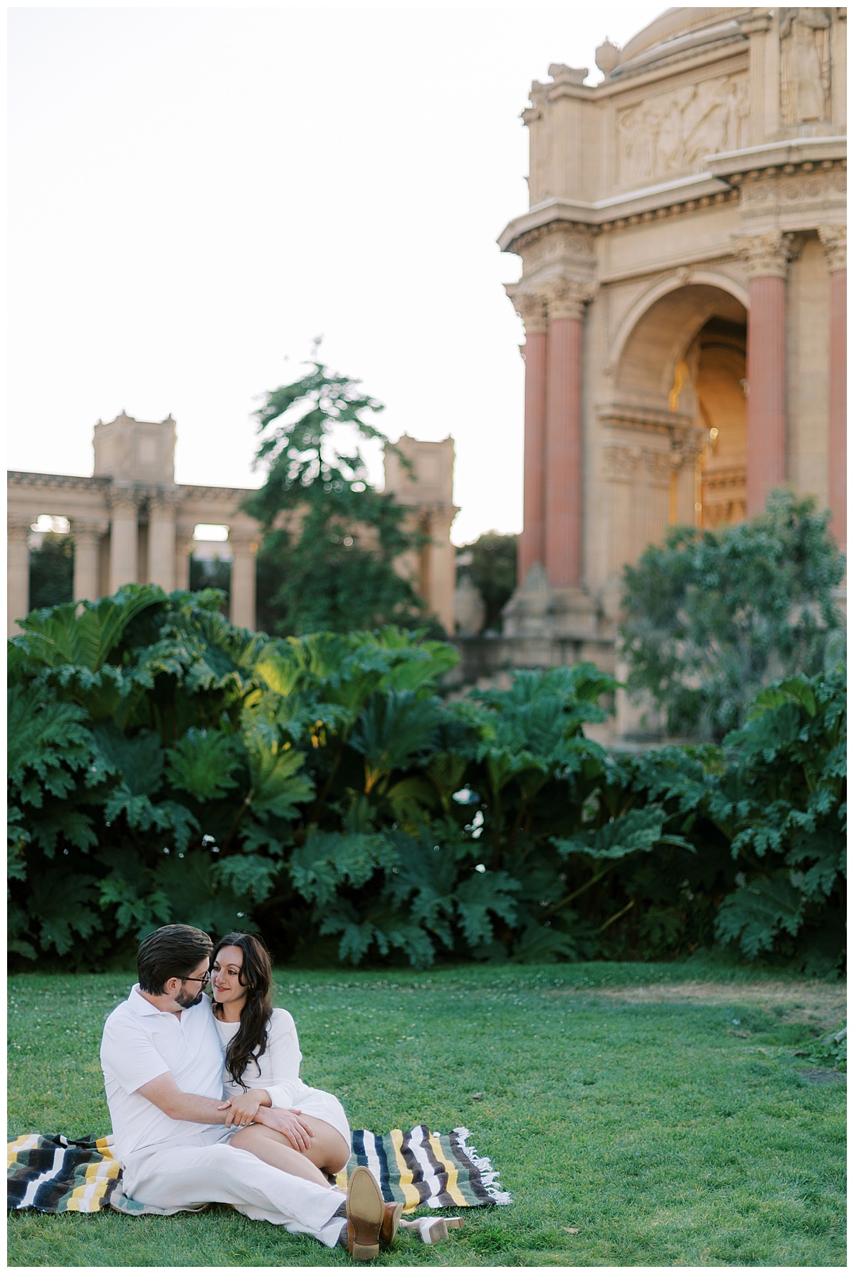 palace-of-fine-arts-engagement-photos-apollo-fotografie_0040.jpg