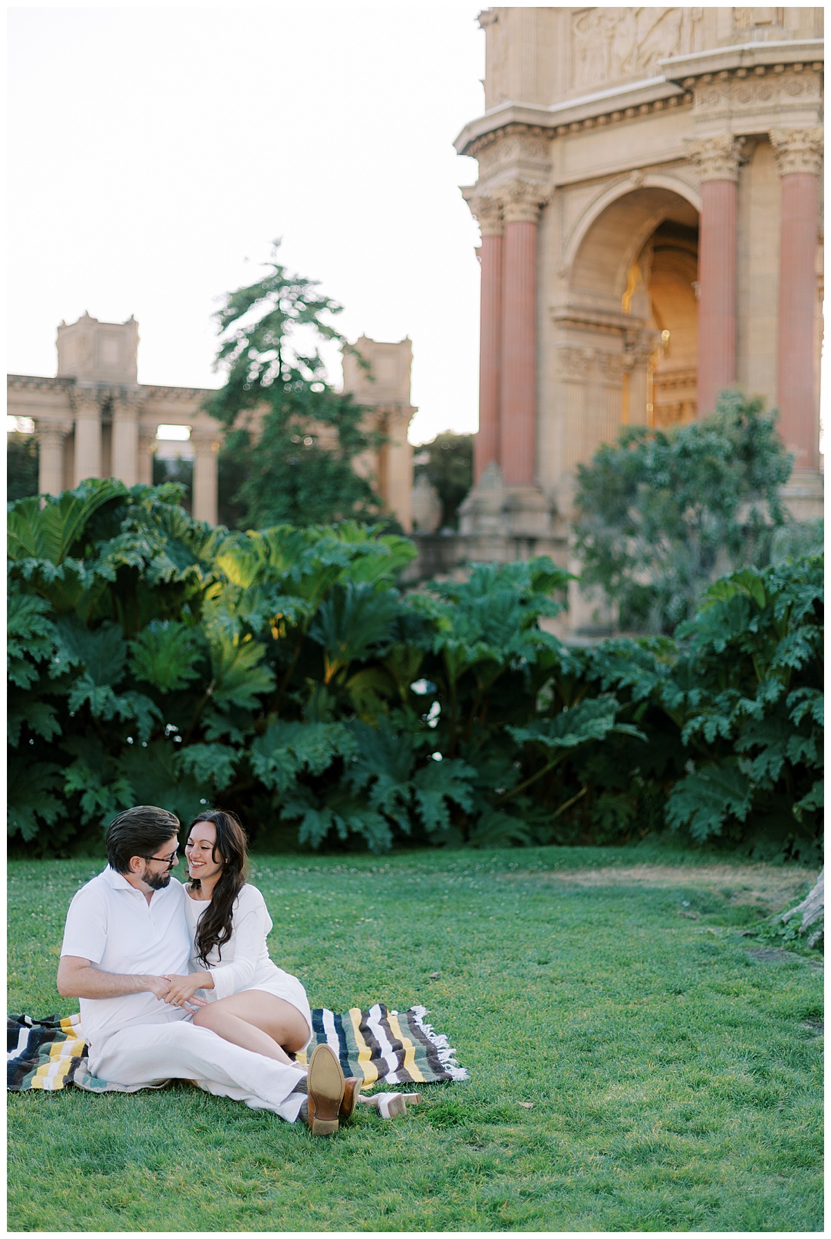 palace-of-fine-arts-engagement-photos-apollo-fotografie_0042.jpg